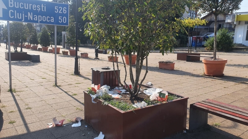 HUEDINUL UN ORAȘ TRIST!