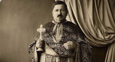 Remus Lăpușan - Parlamentul României a aprobat legea privind recunoașterea protopopului Aurel Munteanu din zona Huedinului. Un gest de recuperare a memoriei unui martir al neamului românesc